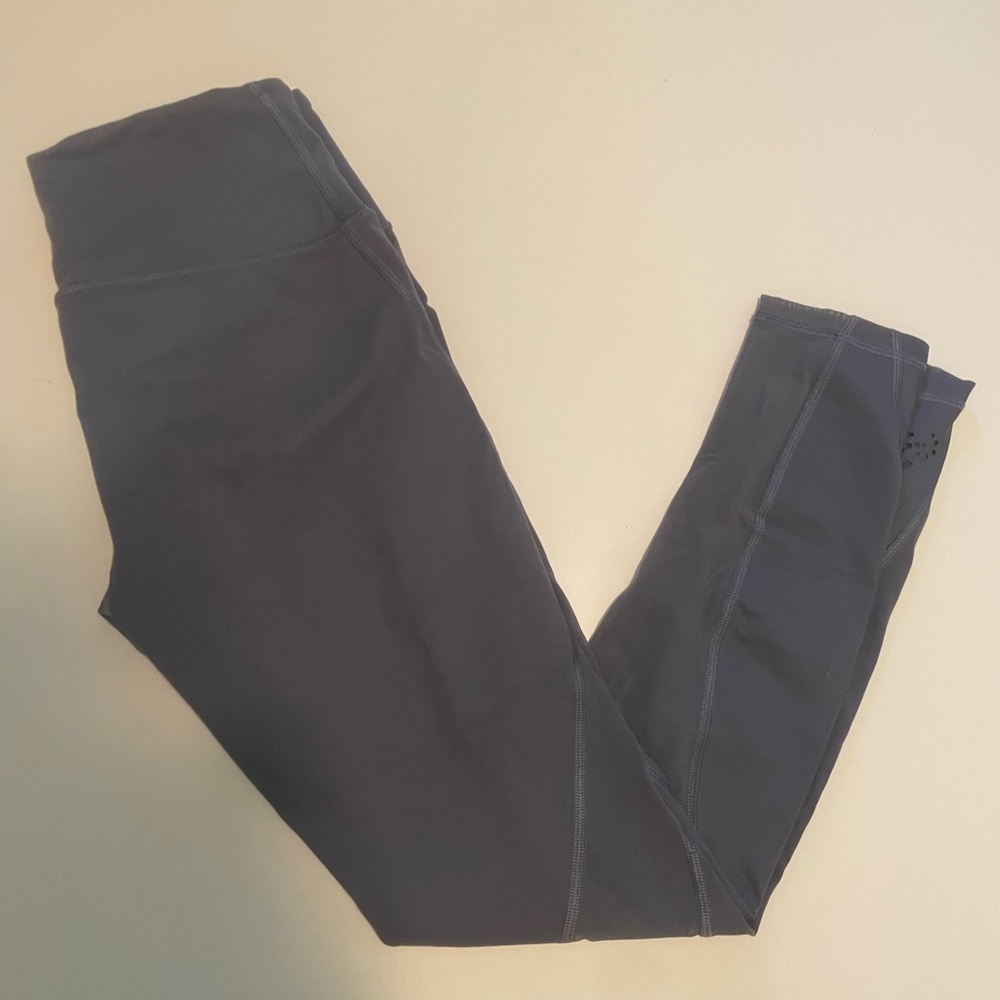 Victoria’s Secret Sport light gray/purple begging with cut out design